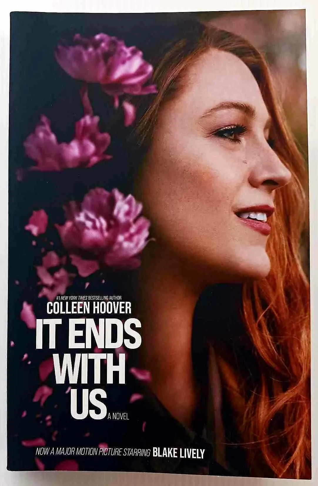 IT ENDS WITH US - Colleen Hoover